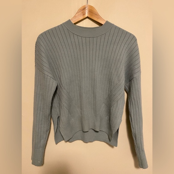 Abercrombie & Fitch Sweaters - Abercrombie & Fitch Sweater